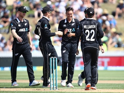 ICC World Cup 2019 : New Zealands Fined For Slow Over-rate Against West Indies | ICC World Cup 2019 : न्यूझीलंडच्या संपूर्ण संघासह सपोर्ट स्टाफला झाली शिक्षा, नेमकं घडलं तरी काय?