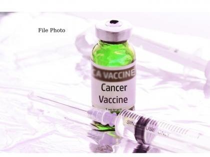 Good news! In the next 100 days, HPV Cervical cancer vaccine will be in the indian market | आनंदाची बातमी! पुढील १०० दिवसांत गर्भाशय कर्करोगावरील बाजारात लस येणार, किंमत...