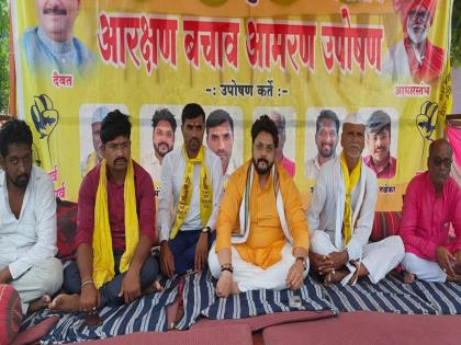 Antarwali Sarati is a village near Sarkari, hence fasting here; A group of OBC protesters | अंतरवाली सराटी सरकारच्या जवळच गाव, म्हणून येथे उपोषण करतोय; ओबीसी आंदोलकांचा टोला