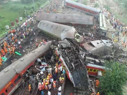 odisha train accident some waiting for daughter | Odisha Train Accident : ओडिशातील भीषण रेल्वे अपघाताचे कारण काय? रेल्वेमंत्री अश्विनी वैष्णव यांनी दिली माहिती