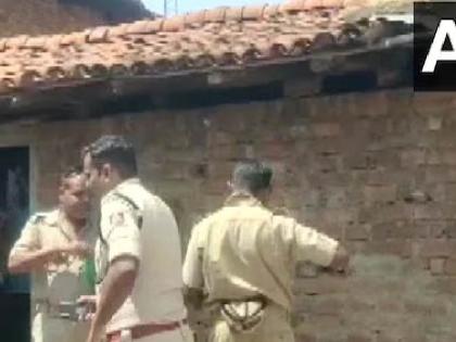 odisha relative killed four member of his own family in property dispute bargarh district | मालमत्तेच्या लालसेपोटी लहान भाऊच बनला वैरी! घरातच कुटुंबातील ४ जणांची केली हत्या