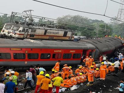 Odisha Railway Accident: What was the situation at the spot when three trains collided, shocking information revealed from the railway chart | Odisha Railway Accident: तीन ट्रेनची टक्कर झाली तेव्हा घटनास्थळी कशी होती परिस्थिती, रेल्वेच्या चार्टमधून समोर आली धक्कादायक माहिती