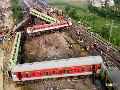 Odisha Train Accident: Why did the Coromandel Express take a loop line instead of going straight? | Odisha Train Accident: कोरोमंडल एक्सप्रेस सरळ जाण्याऐवजी लूप लाइनवर का गेली? समोर आली माहिती...