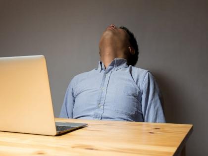 Are you tired of office work, Death Cases increased | ऑफिसातलं काम तुम्हाला ‘खात’ सुटलं आहे का?