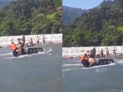 Uttarakhand River Video: Taken THAR to river for off-roading; Suddenly the flow of water increased and, watch the shocking video... | ऑफ रोडिंगसाठी THAR नदीत नेली; अचानक पाण्याचा प्रवाह वाढला अन्, पाहा Video...