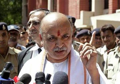 BJP's 'return to power' in Uttar Pradesh is difficult; Togadia's claim |  उत्तरप्रदेशात भाजपची ‘सत्तावापसी’ कठीणच; तोगडियांचा दावा