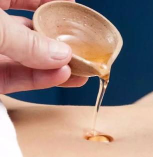 चेहऱ्यावर ग्लो हवा, बिघडलेलं पचन नीट करायचंय? नाभीत घाला ‘हे’ तेल २ थेंब, पाहा फायदे..