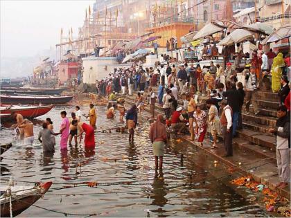 Visas to Pakistani Hindus for Immersion of Bones in Ganga River | गंगेत अस्थी विसर्जनासाठी पाकिस्तानी हिंदूंना व्हिसा; ४०० पाकिस्तानी हिंदूंच्या अस्थी कराचीत