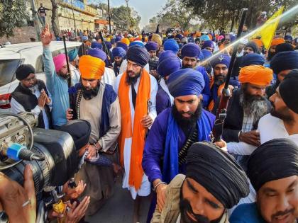 Tree felling by Amritpal Singh supporters in Nanded; Combing operation through the night, investigation agencies on alert | नांदेडमध्ये अमृतपाल समर्थकांची झाडाझडती; रात्रीतून कोम्बिंग ऑपरेशन, तपास यंत्रणा अलर्टवर