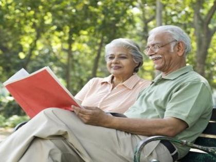 happier people live longer lives study | जास्त आनंदी राहणाऱ्या वयोवृद्धांचं आयुष्य वाढतं - रिसर्च