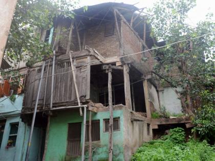 The notice of the notice is complete: 285 in the old Nashik-Panchavati and 285 dangerous places and houses | नोटिसांचे सोपस्कार पूर्ण : जुने नाशिक-पंचवटीमध्ये २८५ धोकादायक वाडे अन् घरे