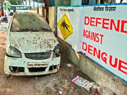 Cleanliness campaign in the city is fruitless due to unemployed vehicles on the road | रस्त्याकडेच्या बेवारस वाहनांमुळे शहरातील स्वच्छता मोहीम निष्फळ