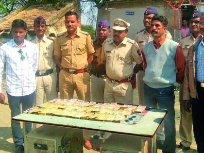 Buldhana: The old indian currency 27 lakh rupee seized, near the dusarbid-naka; Five arrested! | बुलडाणा : दुसरबीड नाक्याजवळ २७ लाखांच्या चलनातून बाद झालेल्या नोटा जप्त; पाच जणांना अटक!