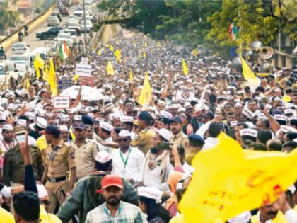 The Pension Jankranti Mahamorcha protested near the Legislature in Nagpur on Tuesday | कर्मचाऱ्यांचे कुटुंब वाऱ्यावर, सरकार येणार का थाऱ्यावर? पेन्शन जनक्रांतीचा विधिमंडळाजवळ मोर्चा