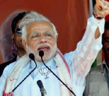Slippers at Modi | मोदींवर चप्पलफेक