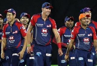 Daredevils' fight against KKR | डेअरडेव्हिल्सची लढत केकेआरविरुद्ध