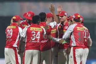 'Max's Challenge' before Royal Challengers | रॉयल चॅलेंजर्ससमोर ‘मॅक्स’चे चॅलेंज 'Max's Challenge' before Royal Challengers | रॉयल चॅलेंजर्ससमोर ‘मॅक्स’चे चॅलेंज
