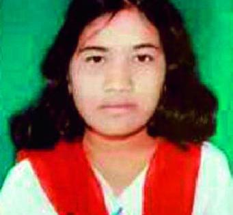 The afflicted woman sues suicide | जवळबन येथे पीडित युवतीची आत्महत्या The afflicted woman sues suicide | जवळबन येथे पीडित युवतीची आत्महत्या