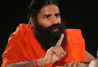 Stop the road in Chembur against Ramdev Baba | रामदेवबाबा विरोधात चेंबूर येथे रास्ता रोको