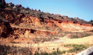 The danger of the existence of the hill of hill hill is in danger | गढकुंभली टेकडीचे अस्तित्व धोक्यात The danger of the existence of the hill of hill hill is in danger | गढकुंभली टेकडीचे अस्तित्व धोक्यात