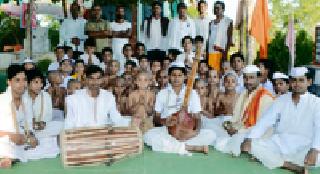 There children get sanskars | तेथे मिळते बालकांना संस्काराची शिदोरी There children get sanskars | तेथे मिळते बालकांना संस्काराची शिदोरी