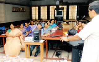 Workshops to enhance the culture of teachers | शिक्षकांची शोधकार्य संस्कृती वृद्धिंगत करण्यासाठी कार्यशाळा Workshops to enhance the culture of teachers | शिक्षकांची शोधकार्य संस्कृती वृद्धिंगत करण्यासाठी कार्यशाळा