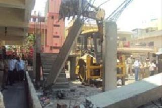 Encroachment action in Hadapsar, Aundh area | हडपसर, औंध परिसरात अतिक्रमण कारवाई