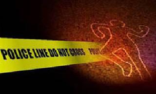 The woman threw her throats | महिलेची गळा चिरून हत्या The woman threw her throats | महिलेची गळा चिरून हत्या
