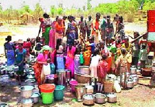 Heavy water shortage in the castle | वाड्यात भीषण पाणीटंचाई