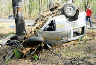 In the Bhooteroon blast, 49 police personnel were killed in 9 years | भूसुरूंग स्फोटात ९ वर्षात ४९ पोलीस जवान ठार In the Bhooteroon blast, 49 police personnel were killed in 9 years | भूसुरूंग स्फोटात ९ वर्षात ४९ पोलीस जवान ठार