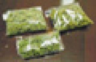 The sale of ganja is open | खुलेआम होतेय गांजा विक्री The sale of ganja is open | खुलेआम होतेय गांजा विक्री