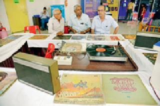 Discovering the hobby of the collection is very unique | संग्रहाच्या छंदातून शोधला जगण्याचा विरंगुळा Discovering the hobby of the collection is very unique | संग्रहाच्या छंदातून शोधला जगण्याचा विरंगुळा