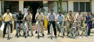 Police cycling for fitness | फिटनेससाठी पोलिसांची सायकलिंग