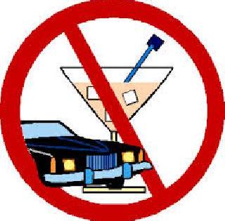 Two policemen injured in drunken liquor attack | मुंढव्यात मद्यपींच्या हल्ल्यात दोन पोलीस जखमी