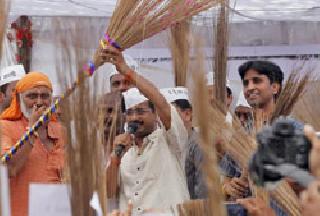 Will you take revenge for power in Delhi? | दिल्लीतील सत्तेसाठी आप पुन्हा घेणार जनमत ? Will you take revenge for power in Delhi? | दिल्लीतील सत्तेसाठी आप पुन्हा घेणार जनमत ?