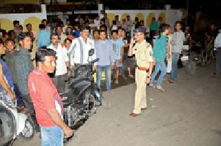 Traders get 40 million looted | व्यापार्याचे ४० लाख लुटले Traders get 40 million looted | व्यापार्याचे ४० लाख लुटले