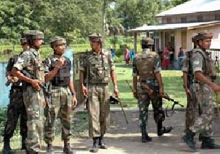In Meghalaya, five terrorists were caught | मेघालयमध्ये पाच दहशतवाद्यांना टिपले In Meghalaya, five terrorists were caught | मेघालयमध्ये पाच दहशतवाद्यांना टिपले