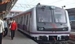 The possibility of danger in the middle, Western Railway passengers in the rainy season | मध्य,पश्चिम रेल्वेच्या प्रवाशांना पावसाळ्यात धोक्याची शक्यता The possibility of danger in the middle, Western Railway passengers in the rainy season | मध्य,पश्चिम रेल्वेच्या प्रवाशांना पावसाळ्यात धोक्याची शक्यता