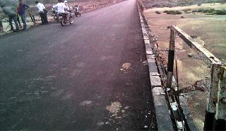 The bridge at Wainganga is known as Kardan Sadan | वैनगंगेवरील पूल ठरतोय कर्दनकाळ