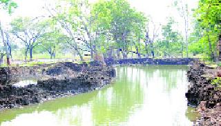 Soil extract of the soil from the Teya river | तेरणा नदीतून मातीचा बेसुमार उपसा Soil extract of the soil from the Teya river | तेरणा नदीतून मातीचा बेसुमार उपसा