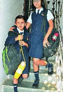 Care for parents of school buys | शालेय खरेदीची पालकांना काळजी Care for parents of school buys | शालेय खरेदीची पालकांना काळजी