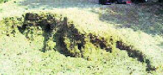 Increased sand piracy because there is no auction | लिलाव होत नसल्याने वाढली वाळूची चोरी Increased sand piracy because there is no auction | लिलाव होत नसल्याने वाढली वाळूची चोरी
