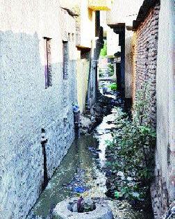 Two thousand encroachers on the nullahs of the city | शहरातील नाल्यांवर दोन हजार अतिक्रमणे Two thousand encroachers on the nullahs of the city | शहरातील नाल्यांवर दोन हजार अतिक्रमणे