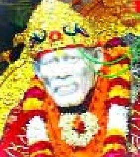 Mahavastra on behalf of Narendra Modi on Sai Samadhi | नरेंद्र मोदींच्या वतीने साई समाधीला महावस्त्र