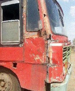 Scratches cars running in the rural areas! | ग्रामीण भागात धावताहेत भंगार गाड्या ! Scratches cars running in the rural areas! | ग्रामीण भागात धावताहेत भंगार गाड्या !