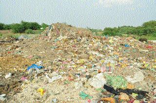 River bed dumping ground? | नदीपात्र की डम्पिंग ग्राऊंड? River bed dumping ground? | नदीपात्र की डम्पिंग ग्राऊंड?