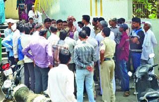 Panic due to the increase in theft of a bike | दुचाकी चोरीच्या घटना वाढल्याने घबराट Panic due to the increase in theft of a bike | दुचाकी चोरीच्या घटना वाढल्याने घबराट