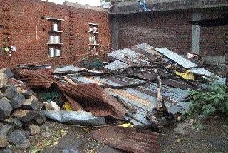 Presence of pre-monsoon rain in the district | जिल्ह्यात मान्सूनपूर्व पावसाची हजेरी