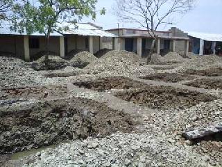 Construction of Zilla Parishad School Playground | जिल्हा परिषद शाळेचे क्रीडांगणातच बांधकाम Construction of Zilla Parishad School Playground | जिल्हा परिषद शाळेचे क्रीडांगणातच बांधकाम