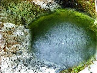 Artificial water scarcity of Bhalur | भालूरला कृत्रिम पाणीटंचाईच्या झळा Artificial water scarcity of Bhalur | भालूरला कृत्रिम पाणीटंचाईच्या झळा